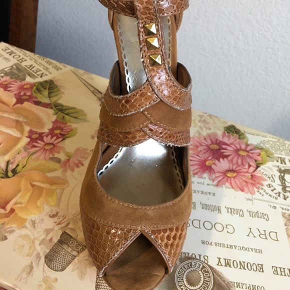 Bebe heels sz 7 - Picture 6 of 7